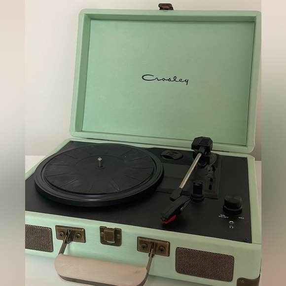 Urban Outfitters Other - Crosley record player mint green